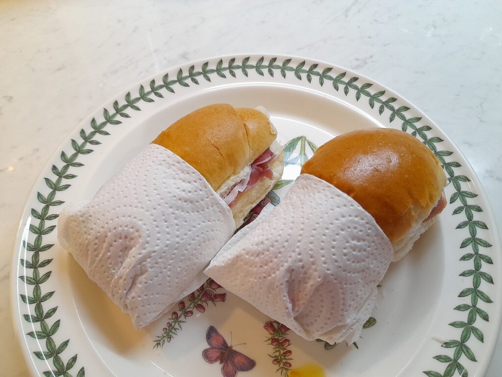 이탈리아 유치원 간식으로 준비한 파니노 완성 모습