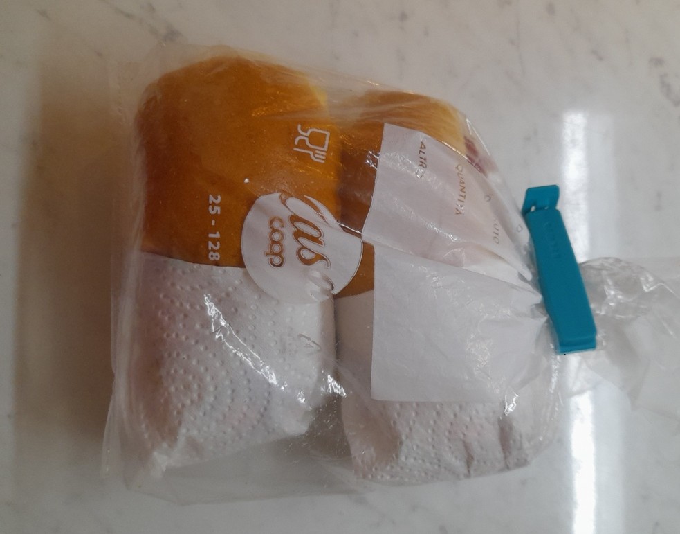 학교 간식용으로 포장한 파니노