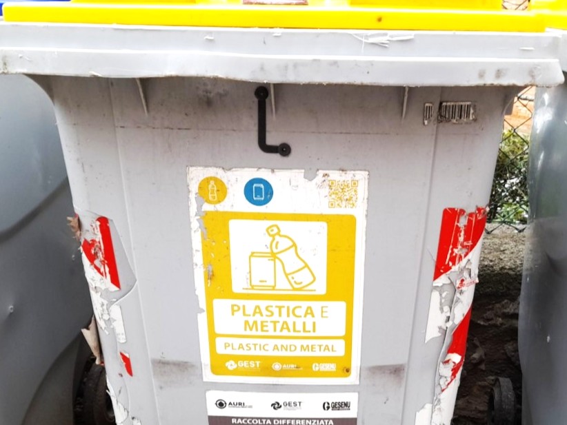 Plastica e Metalli 플라스틱·금속 쓰레기통 안내 스티커(Plastic and Metal)