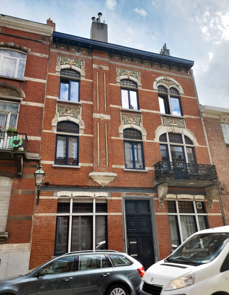 이탈리아 집 계약 체크리스트 글 대표 이미지 유럽 주거 건물 외관